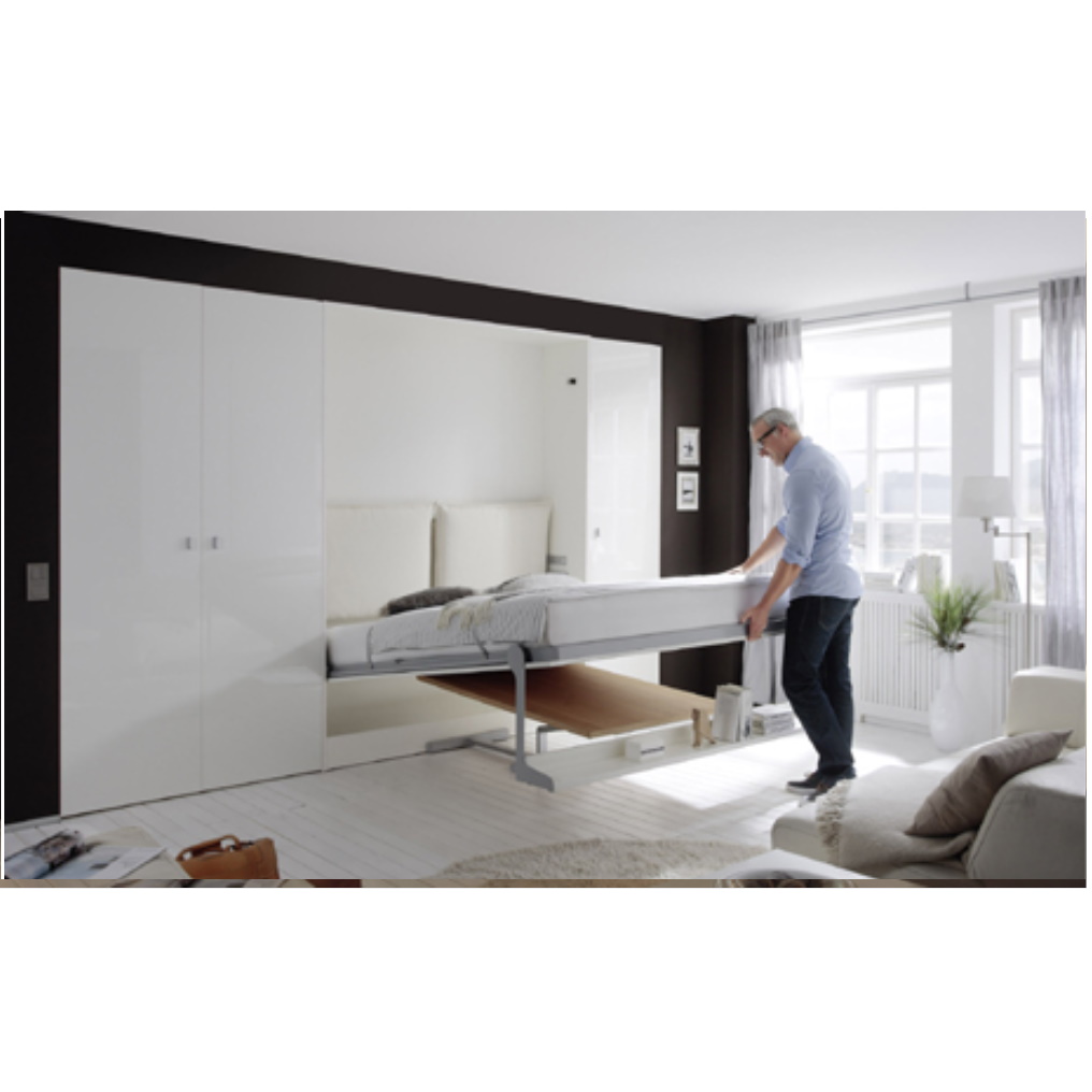 SkĂĄp med matbord och skĂĄp lite ute