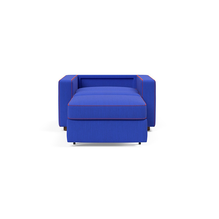 Neah x bäddfåtölj från danska Innovation living helt utbäddad bakifrån